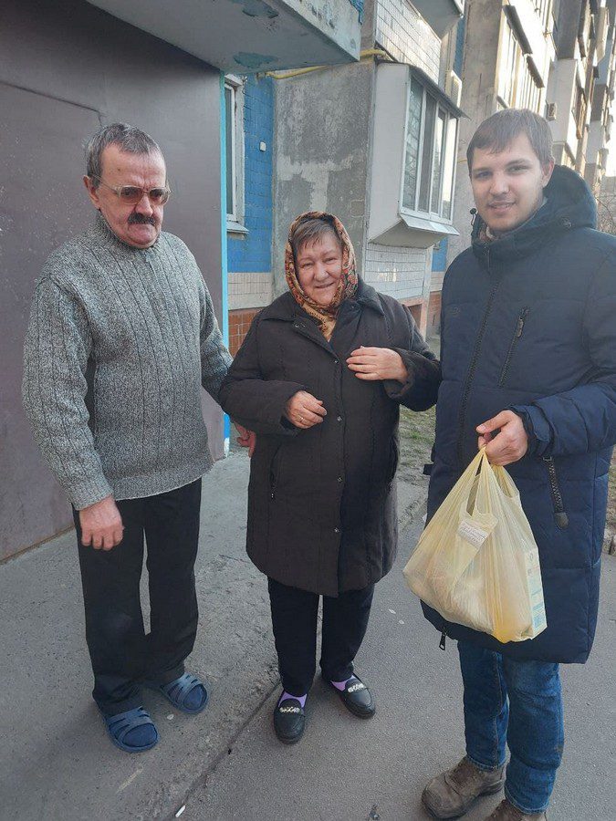 Продовжується доставка продуктових наборів
