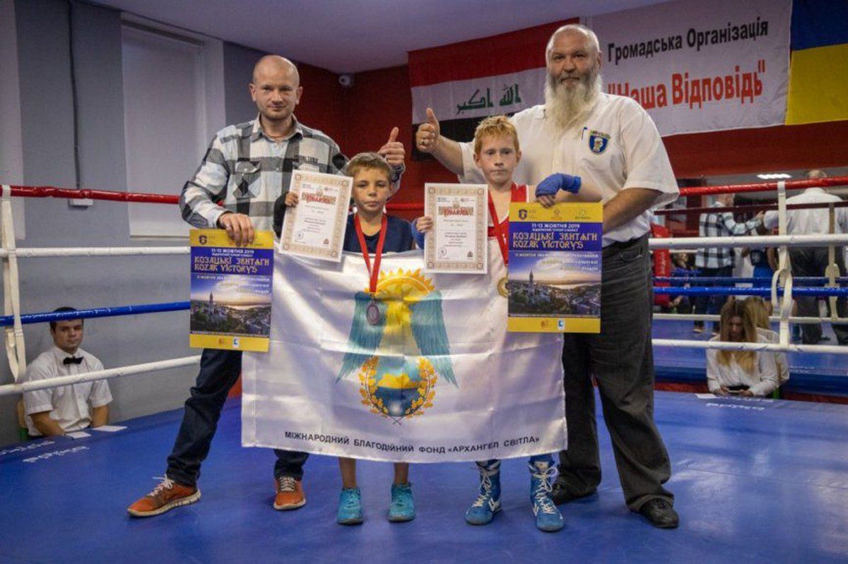 Reportage photo de l'événement du tournoi de boxe "COSACK VICTORY" à Kiev.