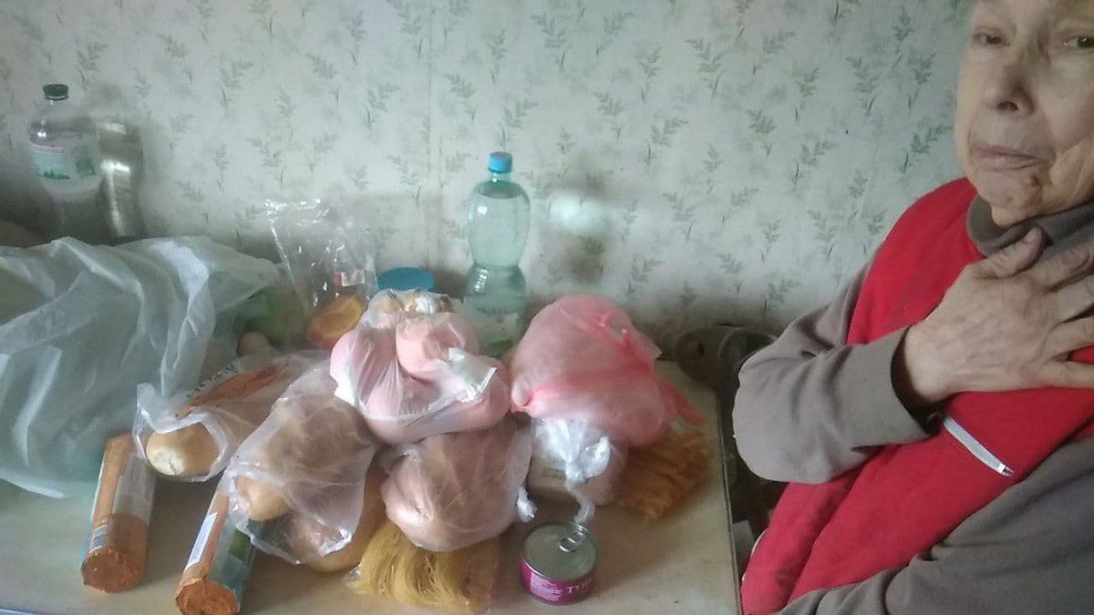 Livraison de colis alimentaires pour les personnes qui ont actuellement un besoin urgent d'aide